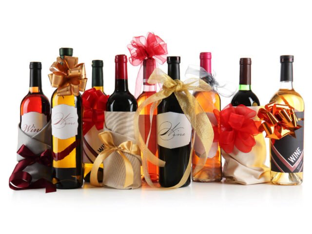 Benefits of Buying Alcohol Gift Sets Online in the UK